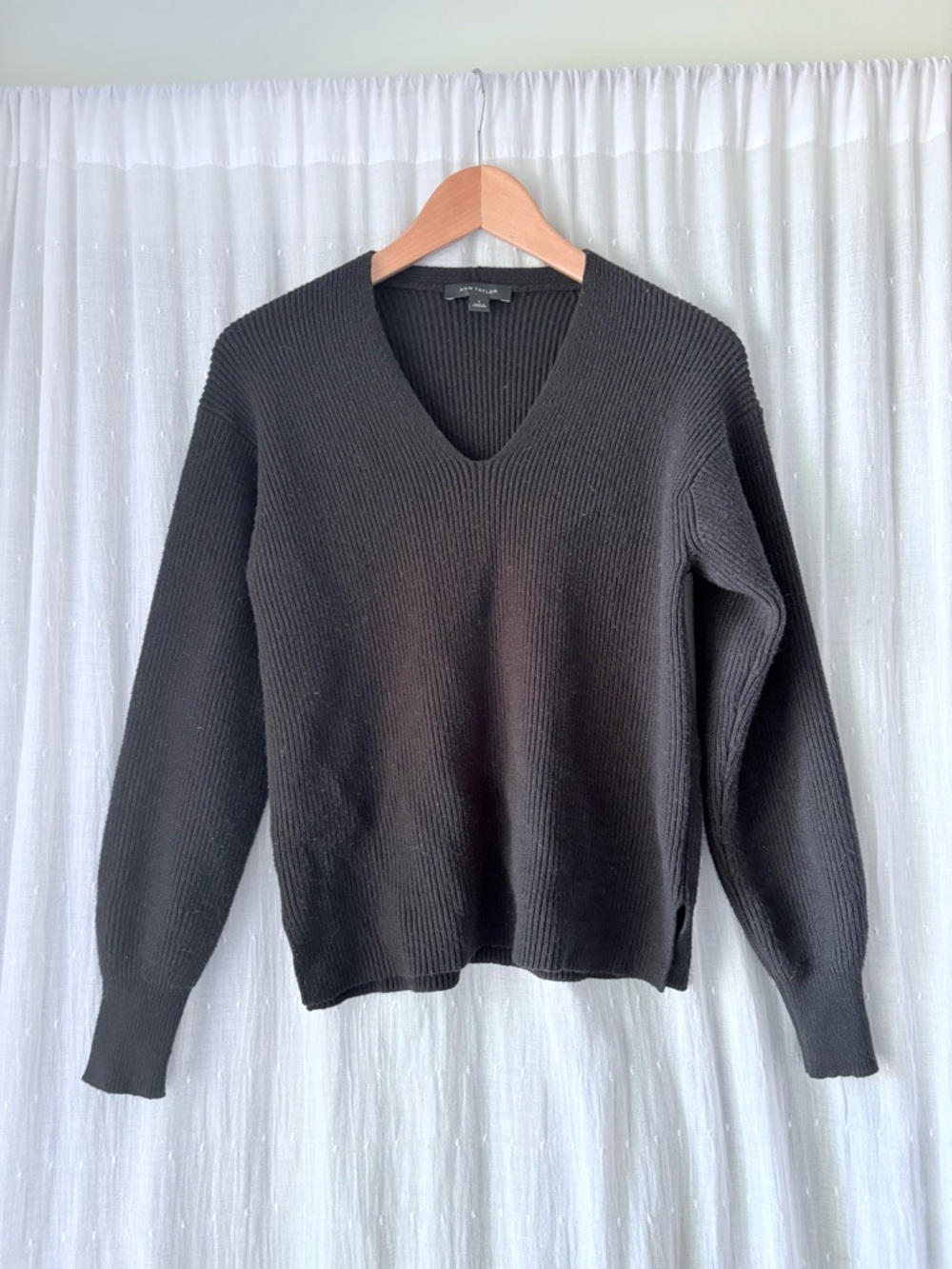 Ann Taylor Black V-Neck Ribbed Sweater